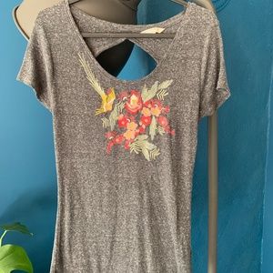 Beautiful detailed t-shirt with cut out back